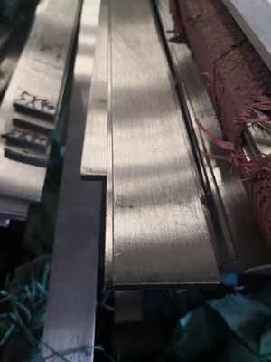 304 نوار مسطح با فولاد ضد زنگ لهستانی 2 * 45mm 3 * 50mm SUS304 نوار مستطیل 2b سطح